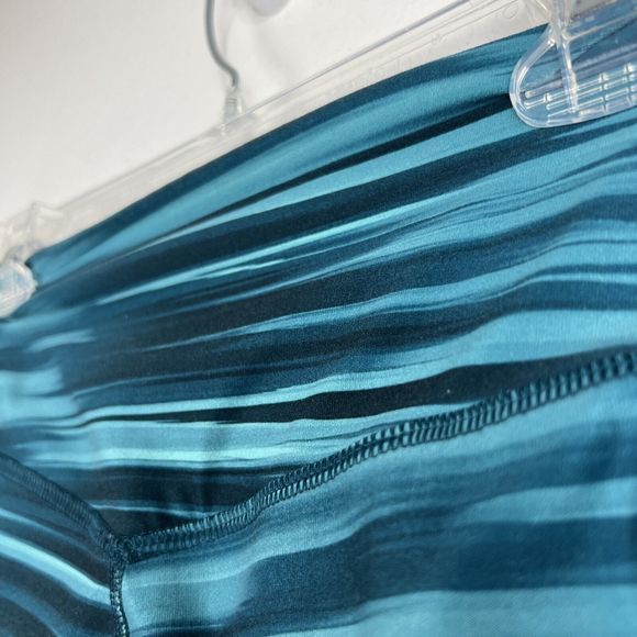 Nike Leggings Women Large Green Striped Legend Pant Dri-Fit Cropped Activewear - Picture 11 of 13